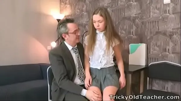 Grote Tricky Old Teacher - Sara looks so innocent beste video's