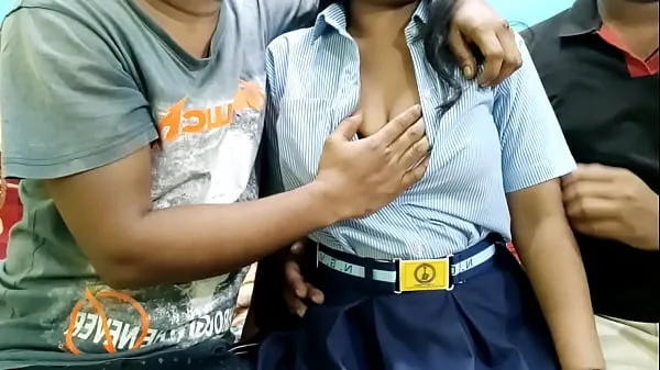 Grandes Dos chicos follan con a una universitaria|Hindi Clear Vice mejores vídeos