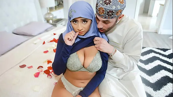 Wielkie Arab Husband Trying to Impregnate His Hijab Wife - HijabLust najlepsze filmy